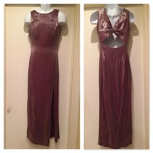 Ever Beauty 90s Berry Lame Column 6 Dress Back